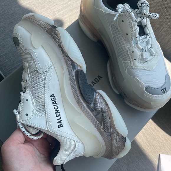 Balenciaga - Picture 3 of 3